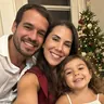 Profissional de Pilates com sua família no Natal